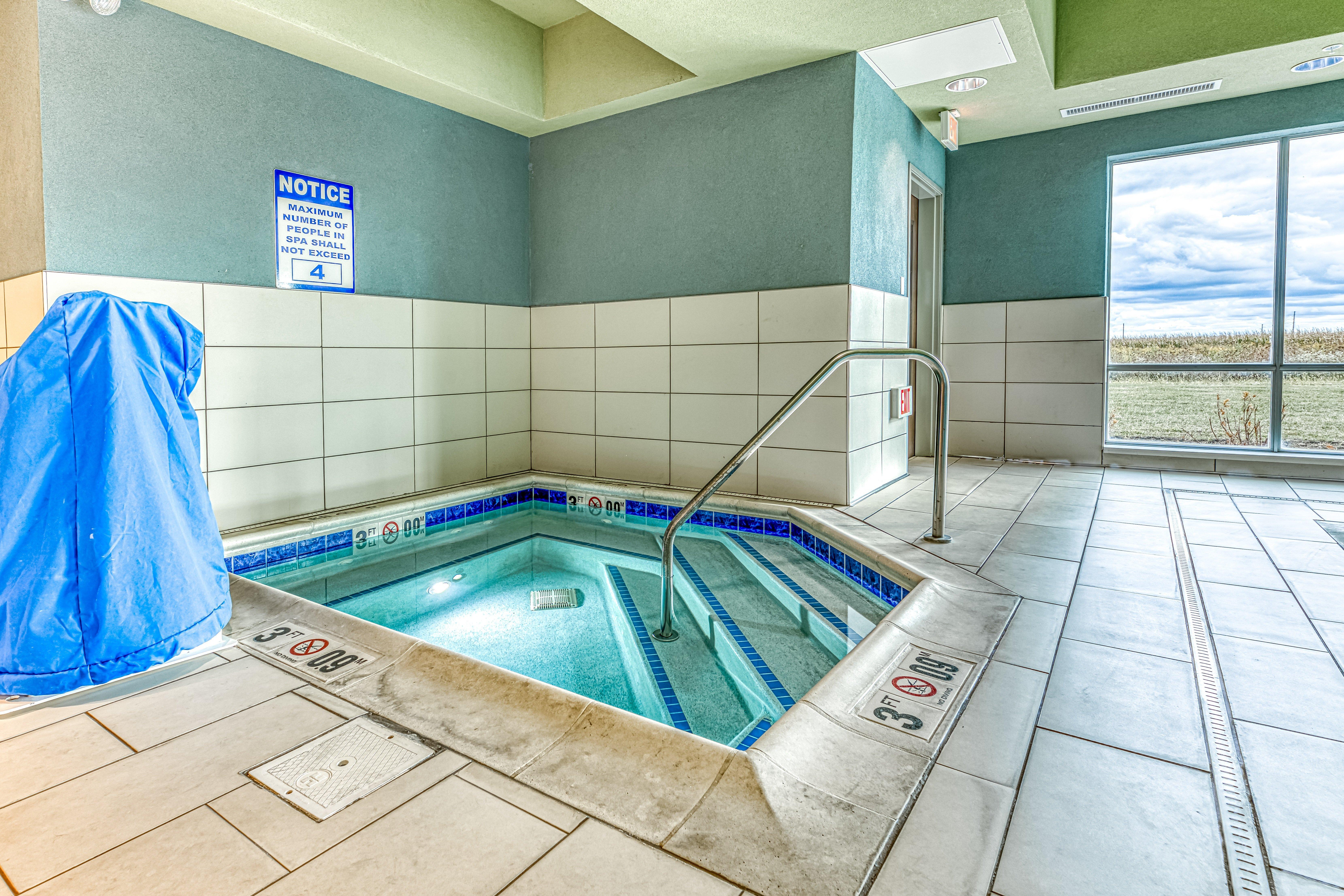 Holiday Inn Express & Suites - Rantoul By Ihg Екстериор снимка