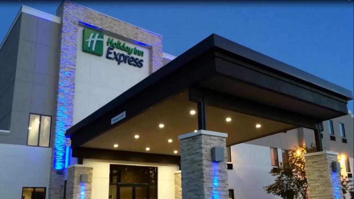 Holiday Inn Express & Suites - Rantoul By Ihg Екстериор снимка