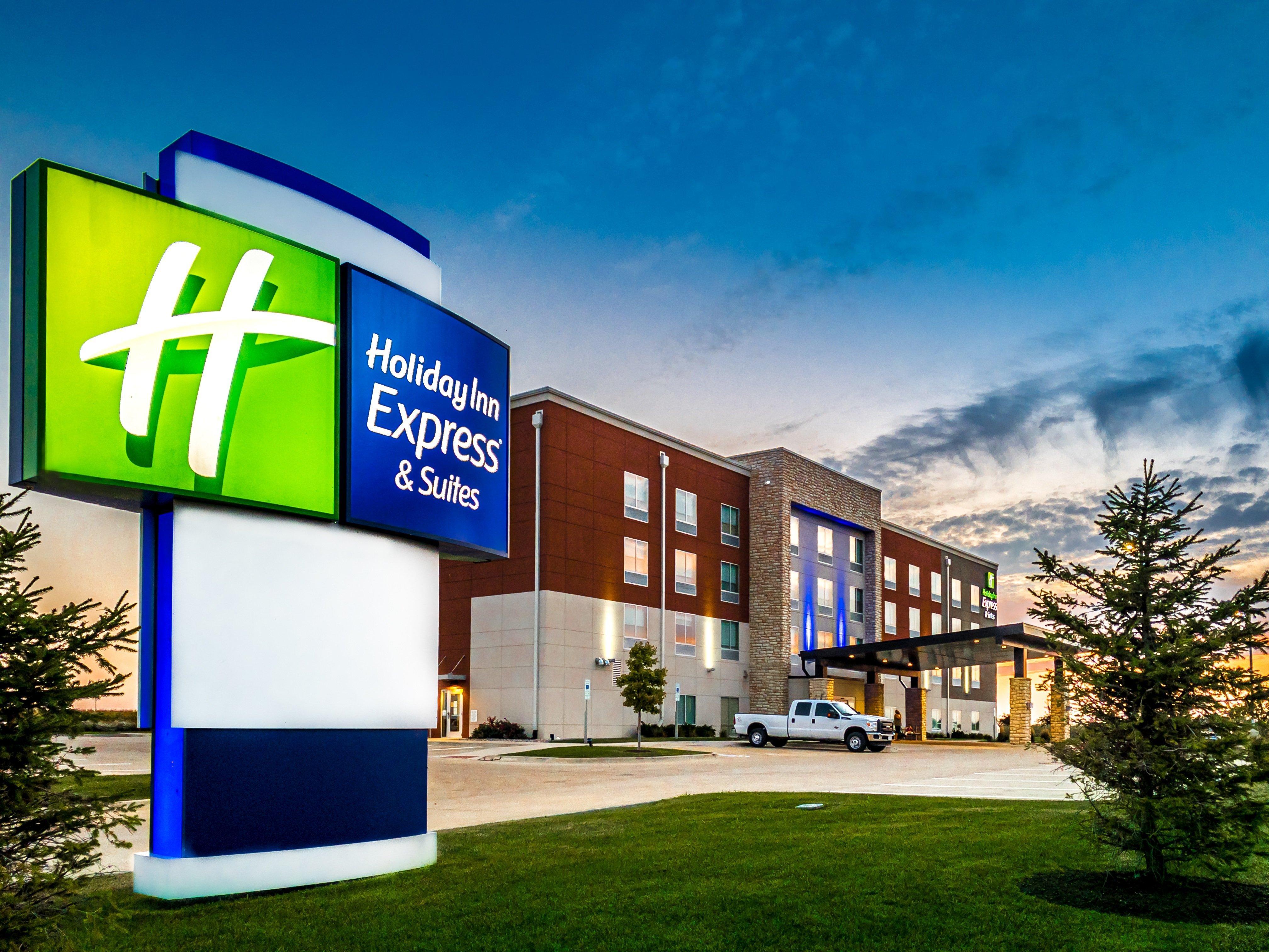 Holiday Inn Express & Suites - Rantoul By Ihg Екстериор снимка