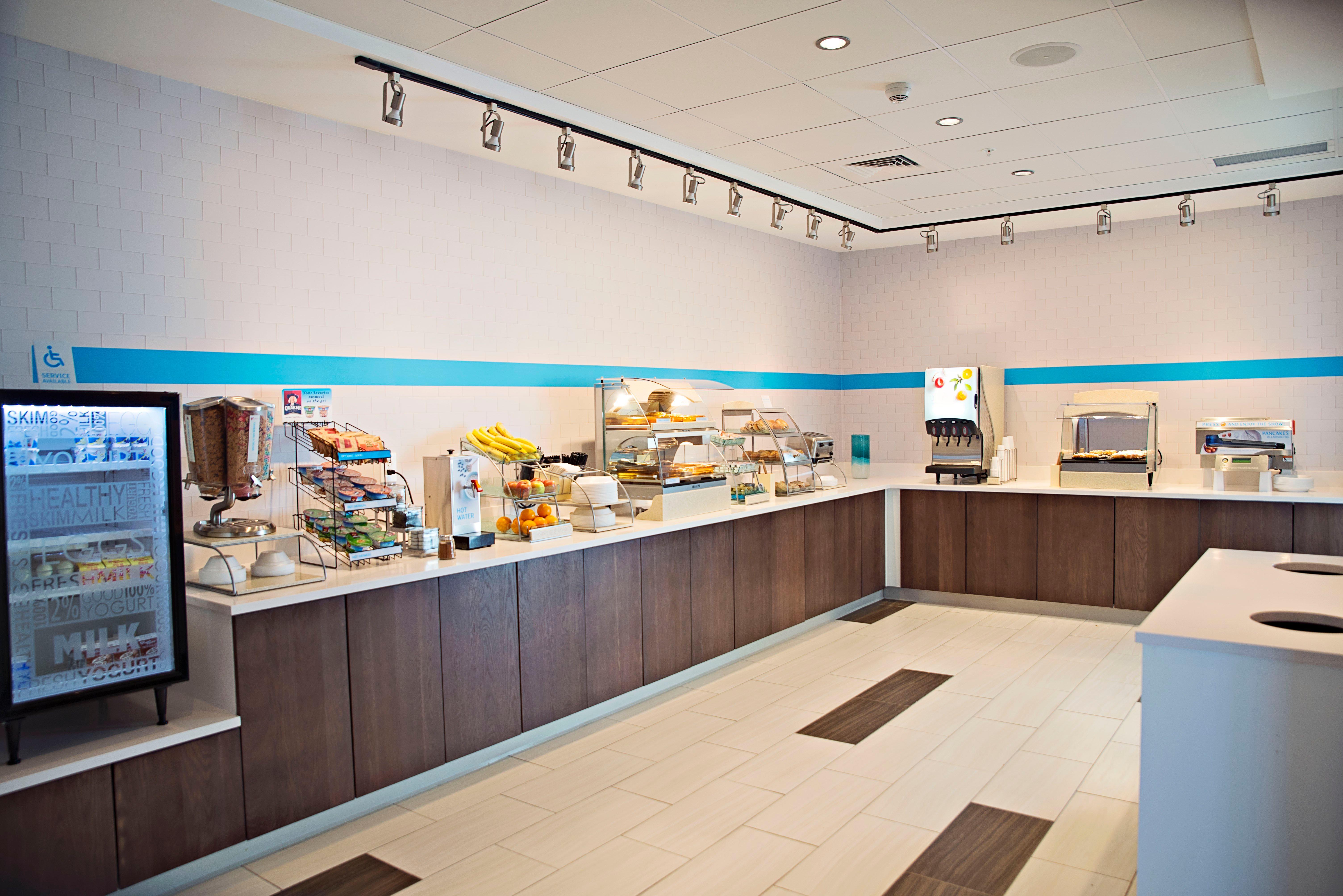 Holiday Inn Express & Suites - Rantoul By Ihg Екстериор снимка