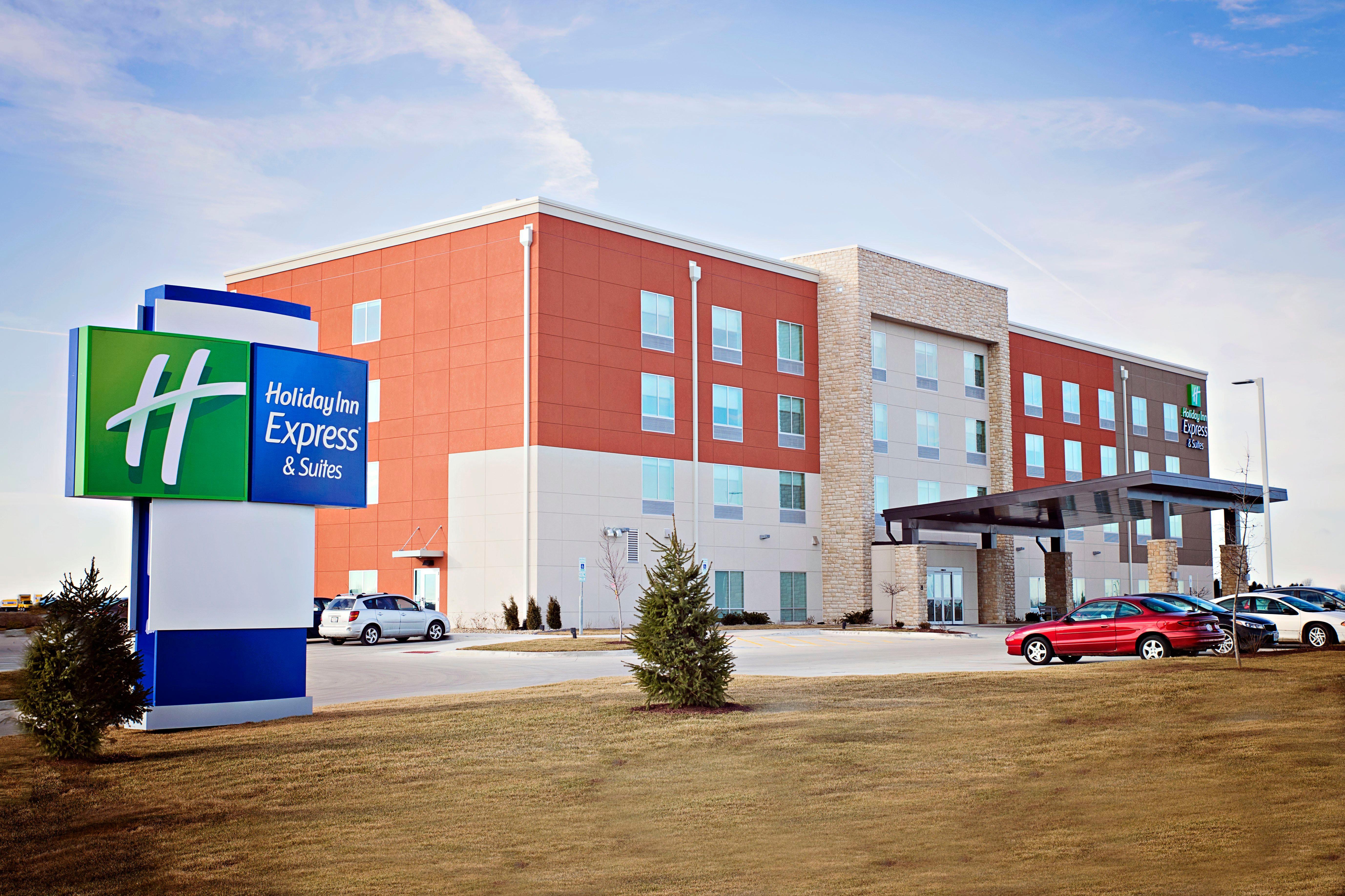 Holiday Inn Express & Suites - Rantoul By Ihg Екстериор снимка