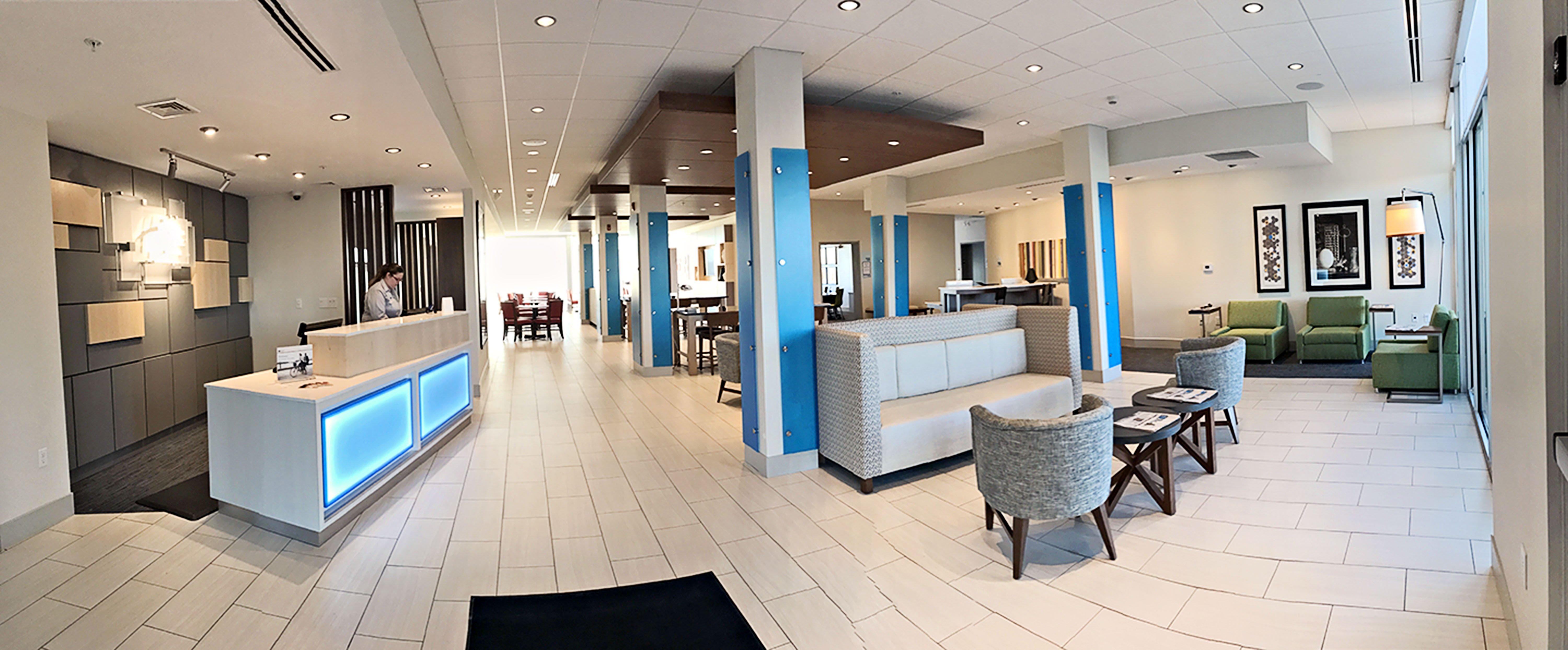 Holiday Inn Express & Suites - Rantoul By Ihg Екстериор снимка