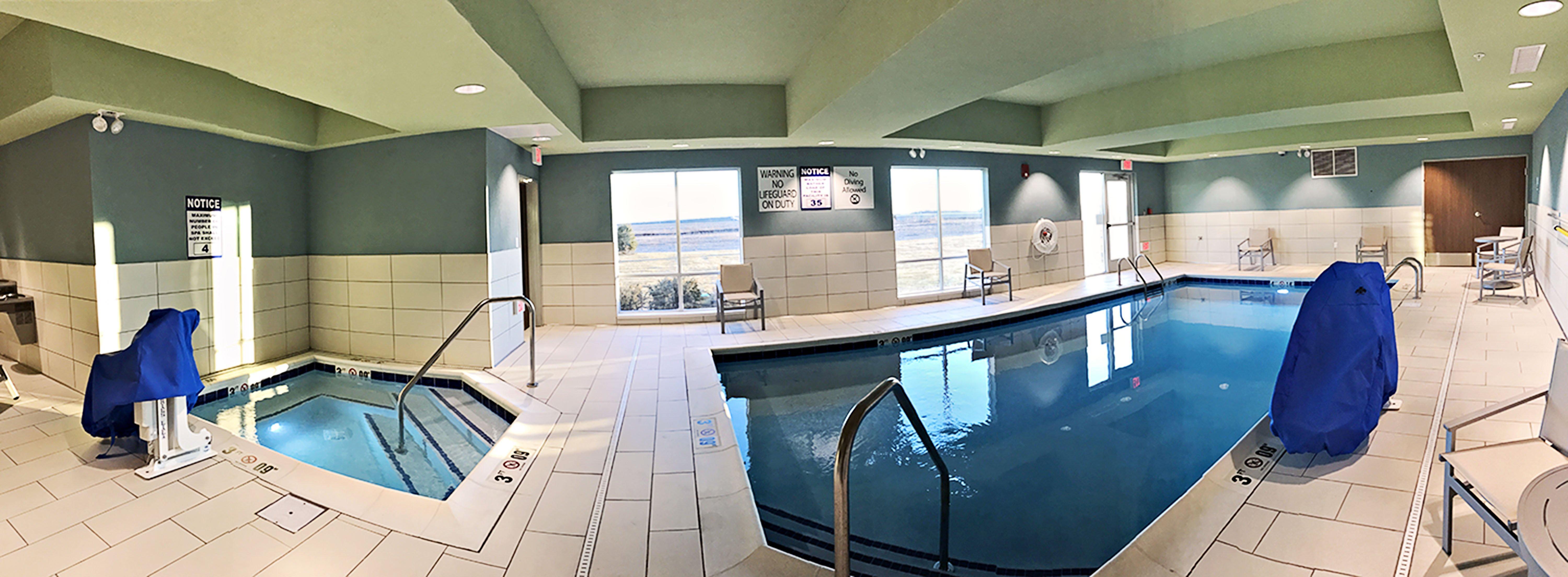 Holiday Inn Express & Suites - Rantoul By Ihg Екстериор снимка