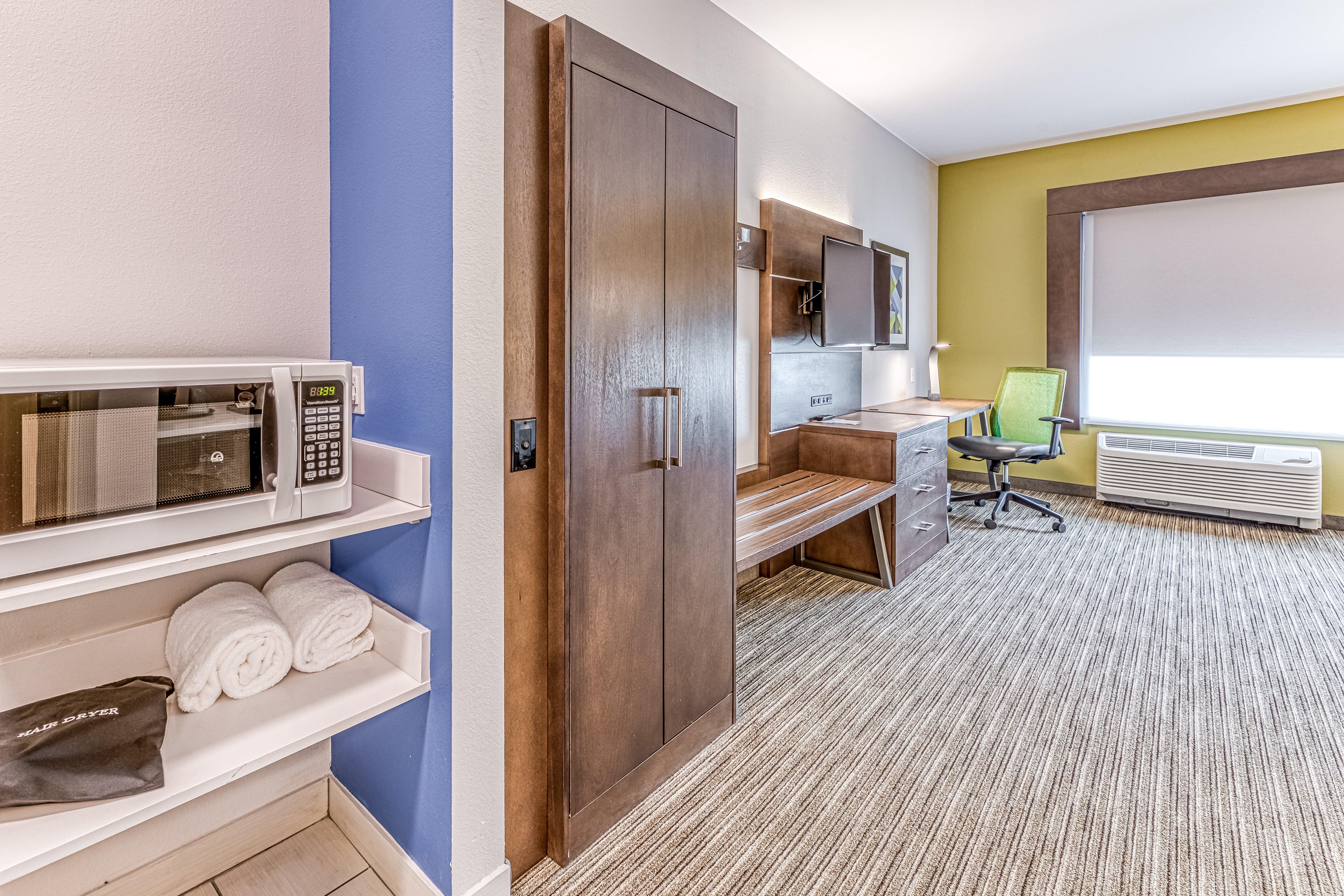 Holiday Inn Express & Suites - Rantoul By Ihg Екстериор снимка