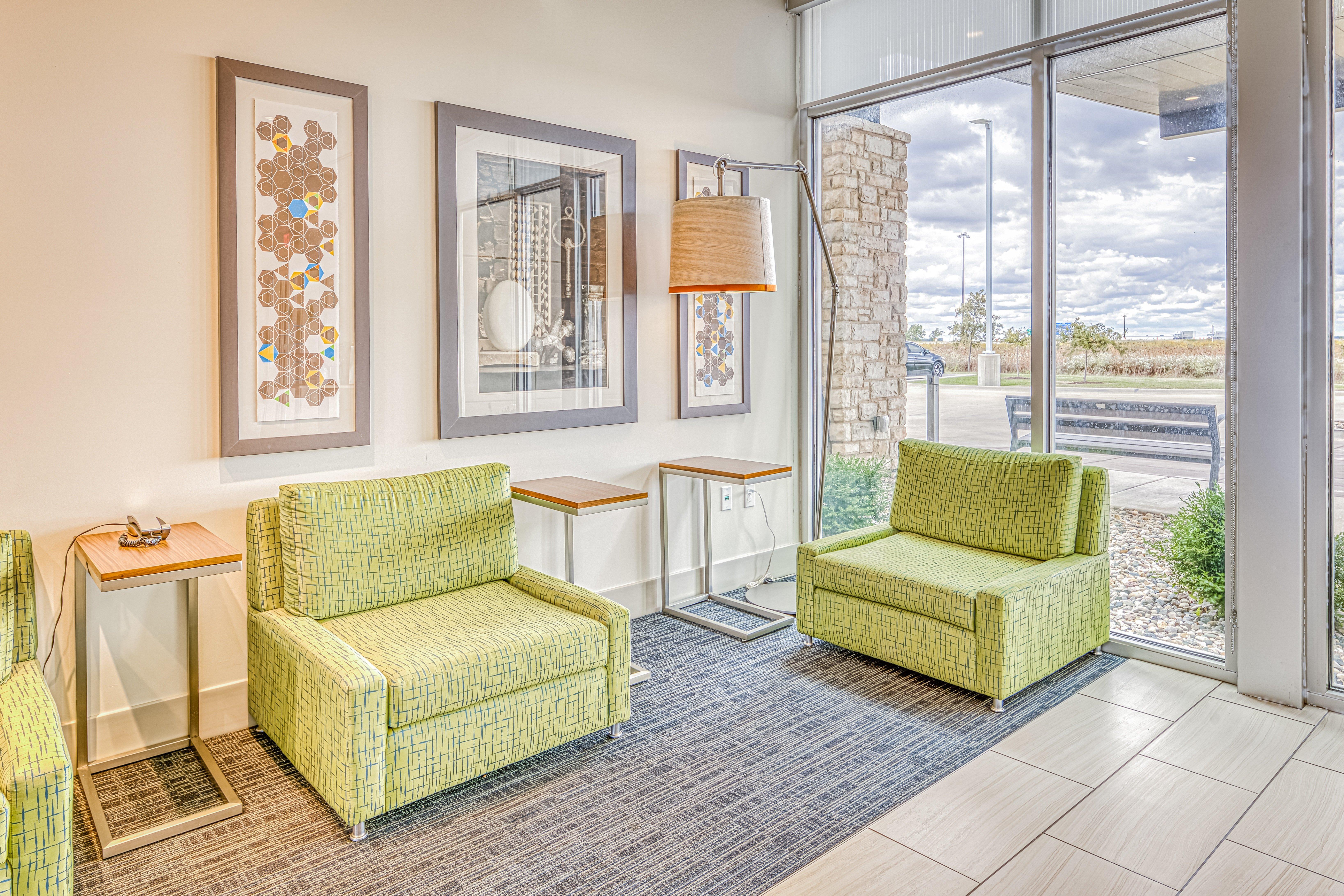 Holiday Inn Express & Suites - Rantoul By Ihg Екстериор снимка