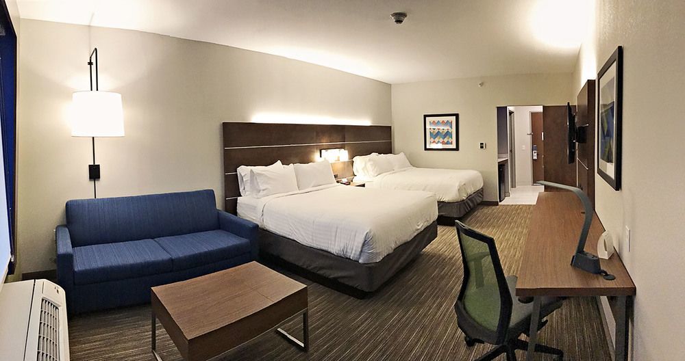 Holiday Inn Express & Suites - Rantoul By Ihg Екстериор снимка