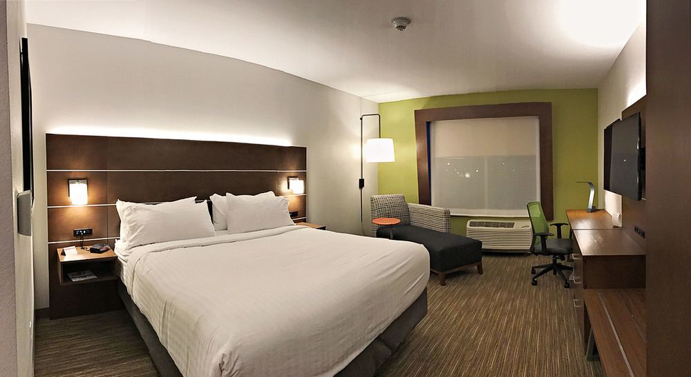 Holiday Inn Express & Suites - Rantoul By Ihg Екстериор снимка